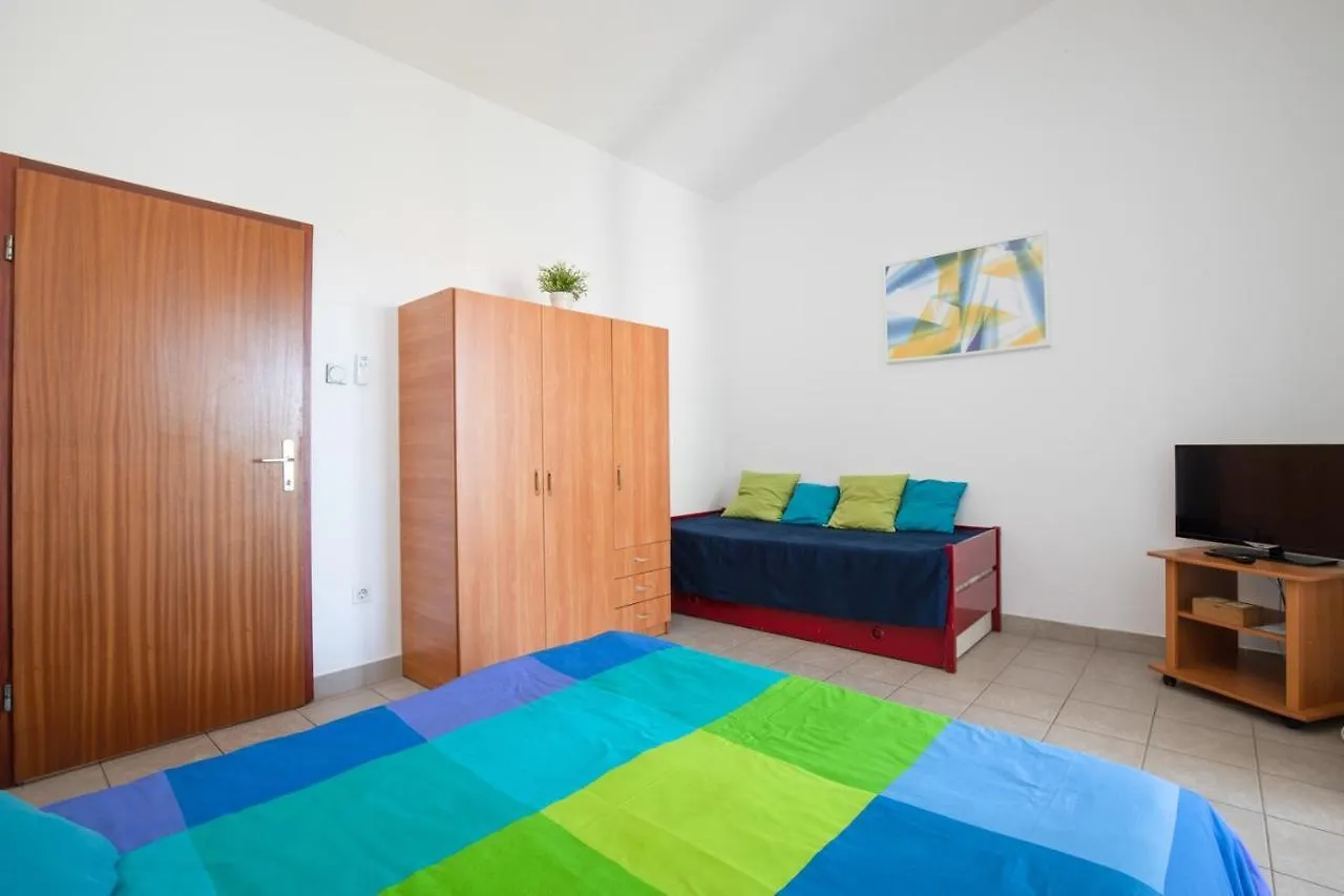 Guest house Apartments Brankica Vantacici